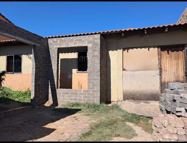 2 BEDROOM HOUSE FOR SALE IN OLIEVENHOUTBOSCH